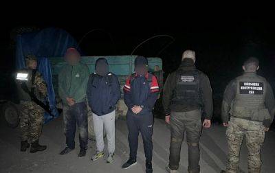 Уклонисты пытались сбежать в Румынию, спрятавшись в кузове грузовика