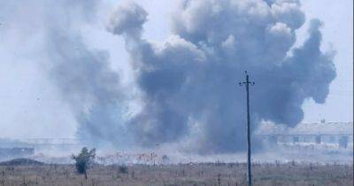 На территории Крыма возле Джанкоя и Октябрьского прогремели взрывы: что известно