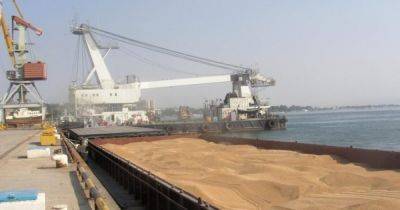 "Старые и маленькие": Россия создает теневой флот для экспорта зерна, — Reuters