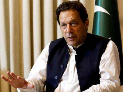 Экс-премьеру Пакистана Хану на пять лет запретили заниматься политической деятельностью