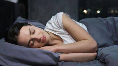 В какой позе рекомендуется спать в Израиле: объяснение врачей
