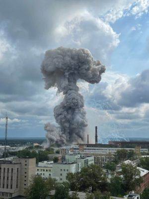 Взрыв в Новой Каховке - видео попадания в базу оккупантов 9 августа