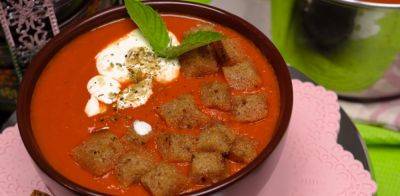 Восточное наслаждение: рецепт томатного супа с мясным фаршем и яблоком