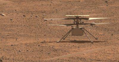 Бессмертный Ingenuity. Вертолет NASA на Марсе выжил после аварии и сделал снимок своего "друга" (фото)