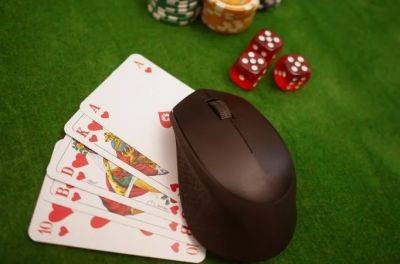 Зеленский подписал закон о возврате ставки налога 18% на валовой игровой доход онлайн-казино