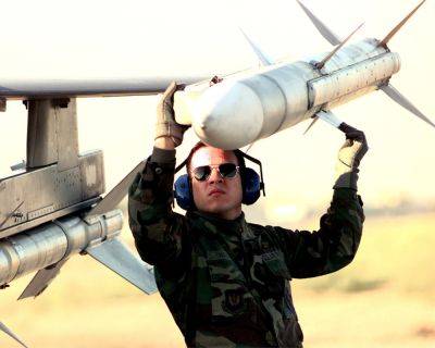 Ракеты AIM-120 AMRAAM США заказали для Украины - характеристики и особенности оружия - apostrophe.ua - США - Украина - Ракеты