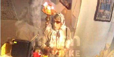 В РФ пенсионерка украли из храма «мощи Николая Чудотворца» — видео