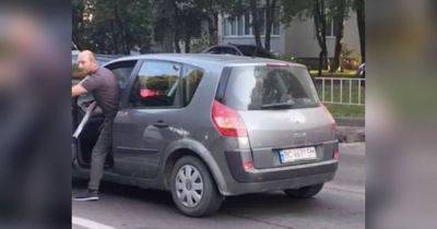 Плохо воевал: во Львове водитель оскорбил бойца ВСУ из-за нарушения ПДД, — соцсети (видео)