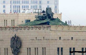 Британская разведка: В Москве ПВО устанавливают на пандусах и башнях