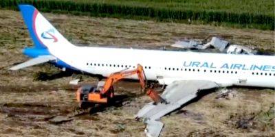 Ломать — не строить. Россияне «порезали» свой Airbus A320 прямо на месте аварийной посадки под Новосибирском — видео
