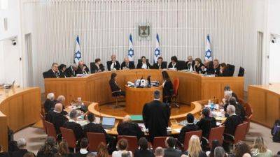 Адвокат в БАГАЦе: "Кнессет подрывает основы демократии"