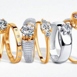 Обручальные кольца с камнями: какие модели выбрать?