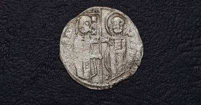 Археологические чудеса Русокастро: в Болгарии найдена редкая серебряная монета сербского короля (фото)