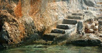 Затонувшие реликвии Древней Ликии. Город, поглощенный морем, стал центром экскурсий (фото)