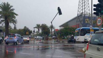 После урагана: Израиль ждут небывалые грозы, град и наводнения