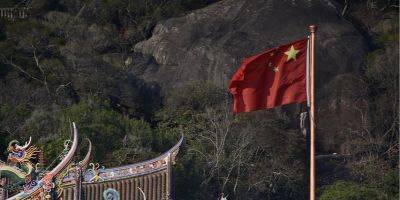 Китай потребовал от Подоляка объясниться по поводу его заявлений о «слабом интеллектуальном потенциале»