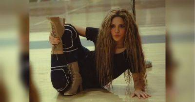 Закинула ноги за голову: Шакира ошеломила поклонников, показав в сети, как готовится к получению премии MTV