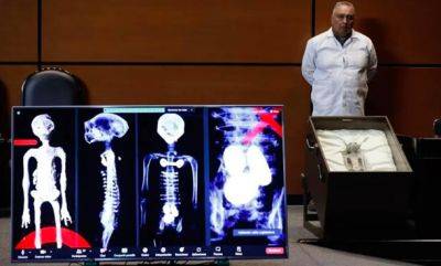 В Конгресі Мексики показали мумії інопланетян