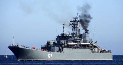 Сгоревший БДК "Минск": в Минобороны РФ утверждают, что десантный корабль будет восстановлен