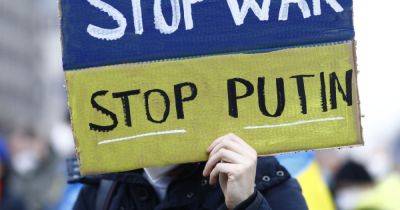 Мирные переговоры или долгая война. Почему Украине намекают на стол переговоров