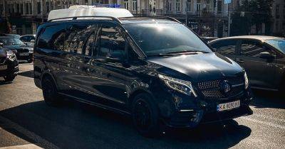 В Киеве заметили очень редкий роскошный минивэн Mercedes Brabus (фото)
