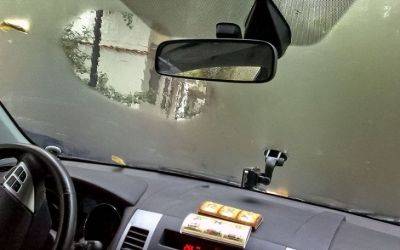 Спирт поможет от запотевания стекла в авто в холодное время – советы водителям