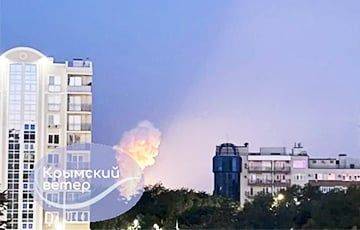 Мощные взрывы на военной базе РФ в Крыму: над Евпаторией поднялся огненный гриб