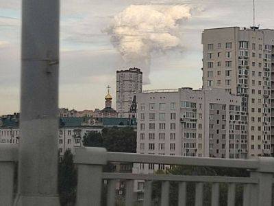 После взрывов в российском Саратове вспыхнул масштабный пожар