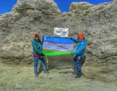 5610 метров над землей! Флаг Узбекистана поднят над самым высоким вулканом Азии