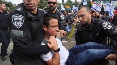 Впервые: лидеры протеста в Израиле заговорят по-русски. Интервью с Моше Радманом