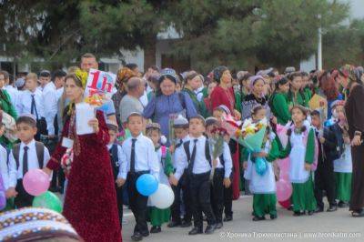 В школах Ашхабада продолжают собирать деньги на мыло и средства дезинфекции - hronikatm.com - Туркмения - Ашхабад