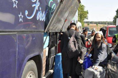Хасиды едут в Умань – хасиды оставили после себя горы мусора в поезде и автобусе – видео