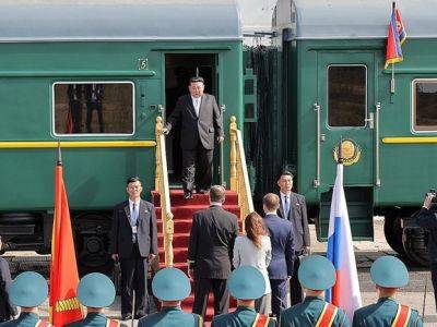 Ким Чен Ын посетил завод на дальнем востоке россии, который строит истребители