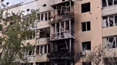 Оккупанты сбросили авиабомбу на жилые дома в Новой Каховке, есть жертвы