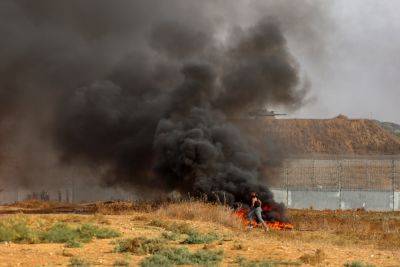 Беспорядки на границе Сектора Газа, ЦАХАЛ применяет слезоточивый газ и резиновые пули