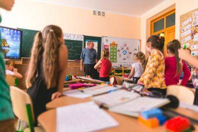 Внимание детей по всей Украине: МОН рекомендует ввести в школах психологические минуты – что это