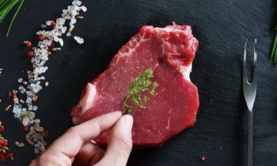 Не нарушайте инструкции: как безопаснее всего готовить мясо, чтобы не причинить организму вред