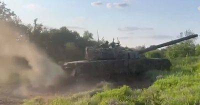 "Калибр этой машины очень разрушительный": танкисты бригады "Спартан" показали видео работы в наступлении