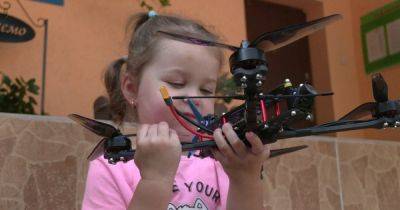 Вместо подарка на день рождения: 3-летняя девочка из Ровно передала ВСУ FPV-дрон (видео)