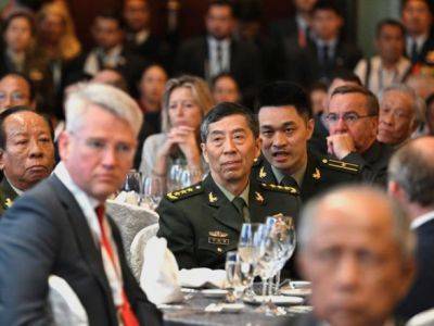 Министр обороны Китая находится под следствием за коррупционные закупки - СМИ