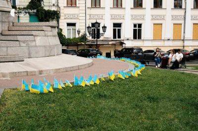 Десятки флажков с именами погибших воинов развеваются на Екатерининской площади | Новости Одессы