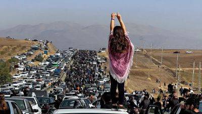 Амини Махсы - "Женщина, жизнь, свобода": годовщина протестов в Иране - ru.euronews.com - США - Израиль - Иран - Тегеран
