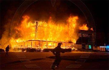 Масштабный пожар в Петербурге: крупный торговый центр сгорел дотла