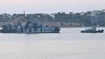 Появились снимки буксировки корабля РФ "Самум", которого подбил "Морской малыш" СБУ