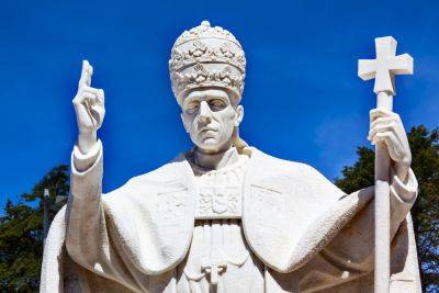 Найдено доказательство: папа Пий XII знал об уничтожении евреев в Европе и молчал