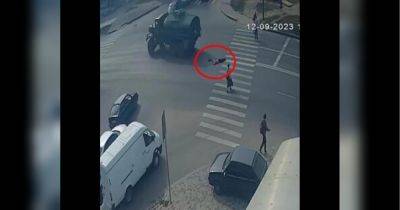 Даже не остановился: в Луганске оккупант на бензовозе переехал насмерть женщину (жуткое видео)
