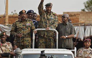 В столице Судана возобновились бои за власть