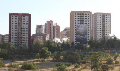 Землетрясение в Турции - в городе Малатья снесли 9 многоэтажек одновременно - видео