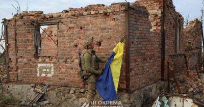 В освобожденной Андреевке подняли флаг Украины (ФОТО)