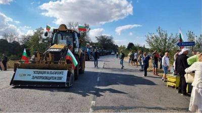 По всей Болгарии фермеры заблокировали дороги из-за агроимпорта из Украины